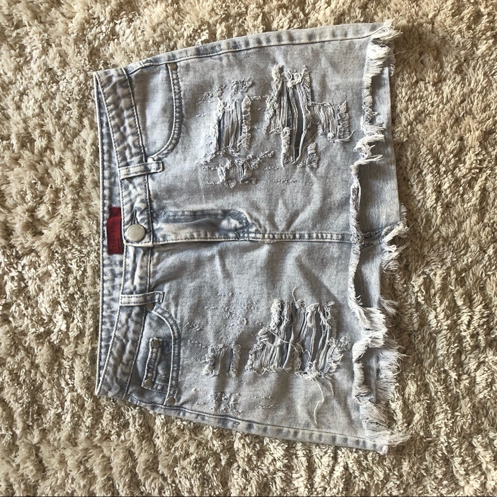 Light wash jean skirt